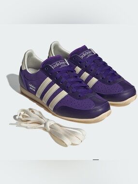 Adidas Women’s Japan Sneakers( JS0252) Size 5